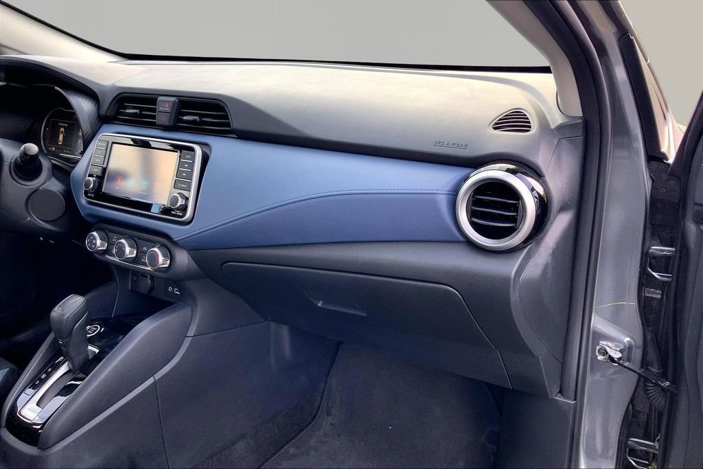 Used 2025 Nissan Versa SV image 18