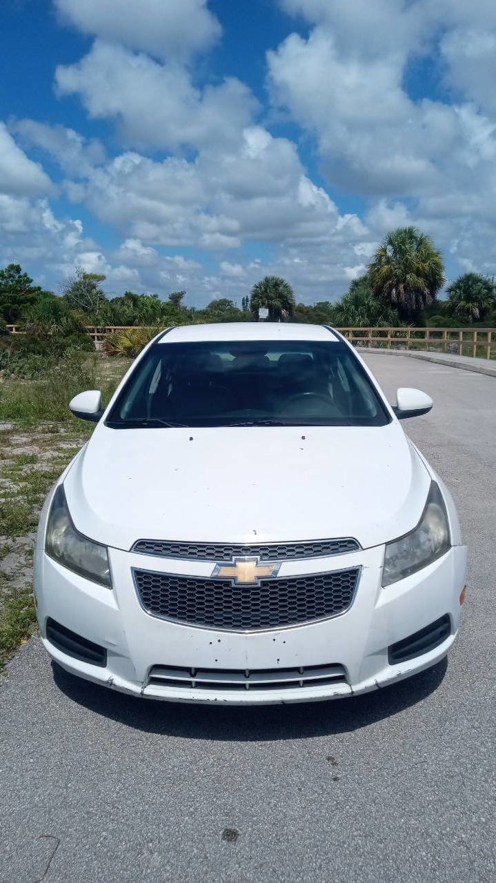 Used 2012 Chevrolet Cruze LT image 2