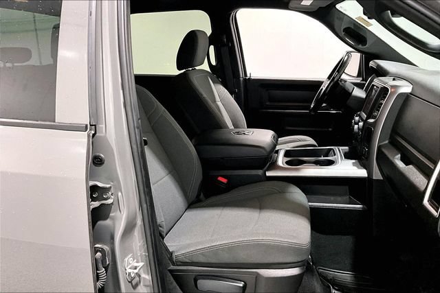 Used 2022 RAM 1500 Express w/ Ceramic Grey Express Package AWD/4WD image 39