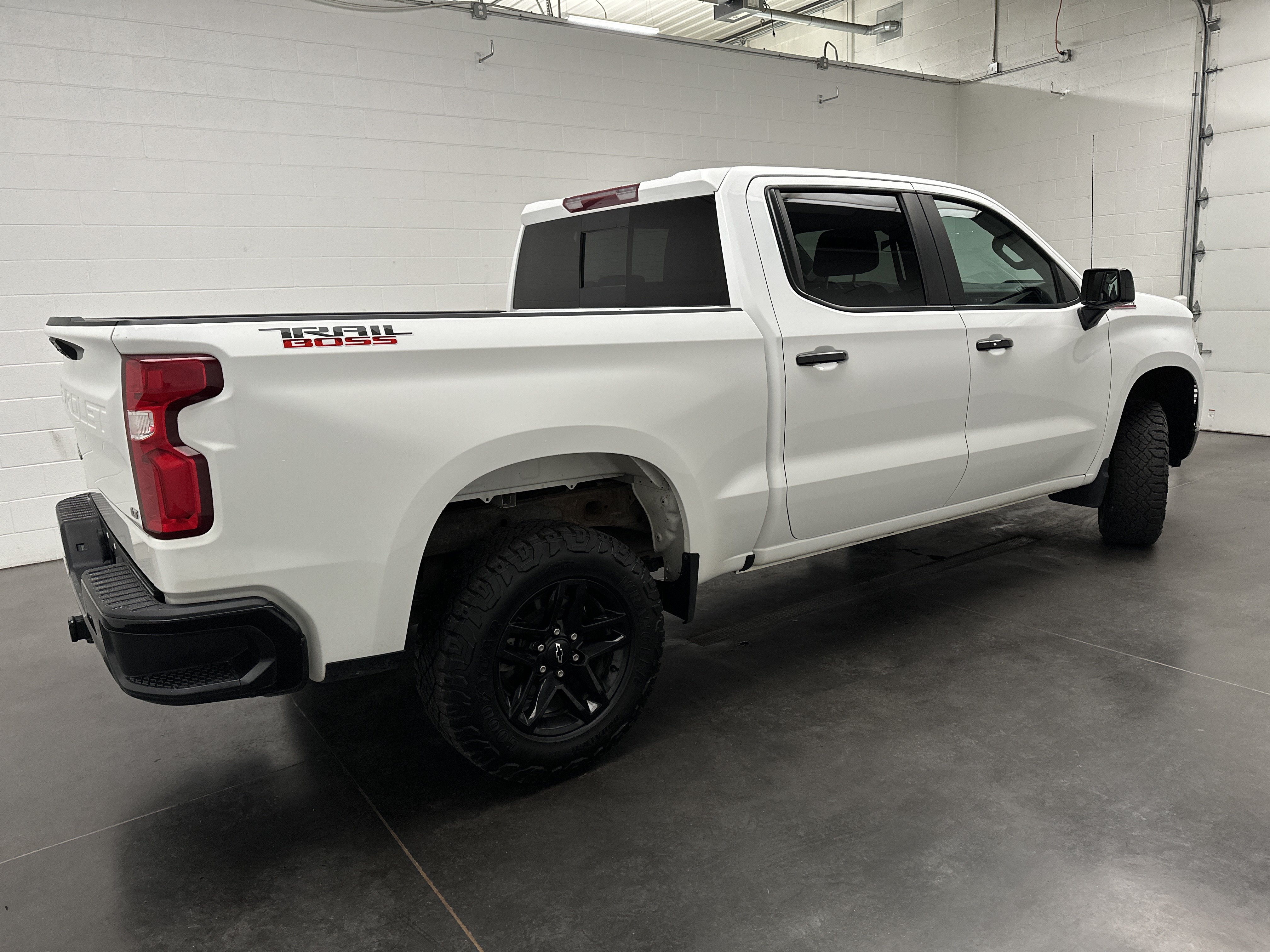 Used 2022 Chevrolet Silverado 1500 LT Trail Boss w/ Convenience Package II AWD/4WD image 9