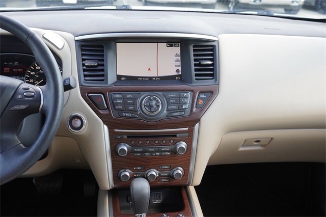 Used 2018 Nissan Pathfinder Platinum image 18