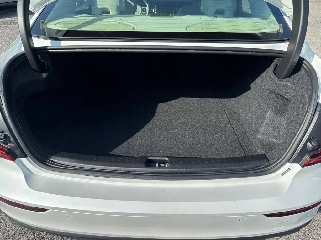 Used 2021 Volvo S60 T5 Momentum w/ Premium Package FWD image 24