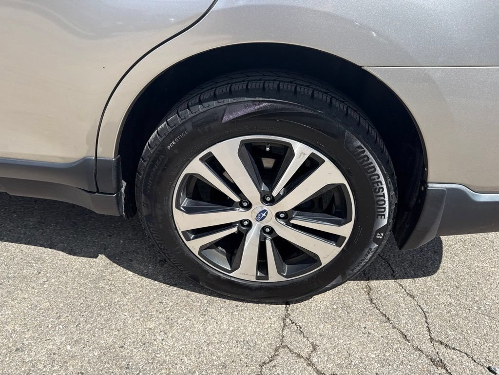 Used 2019 Subaru Outback 2.5i Limited w/ Popular Package #2 AWD/4WD image 13
