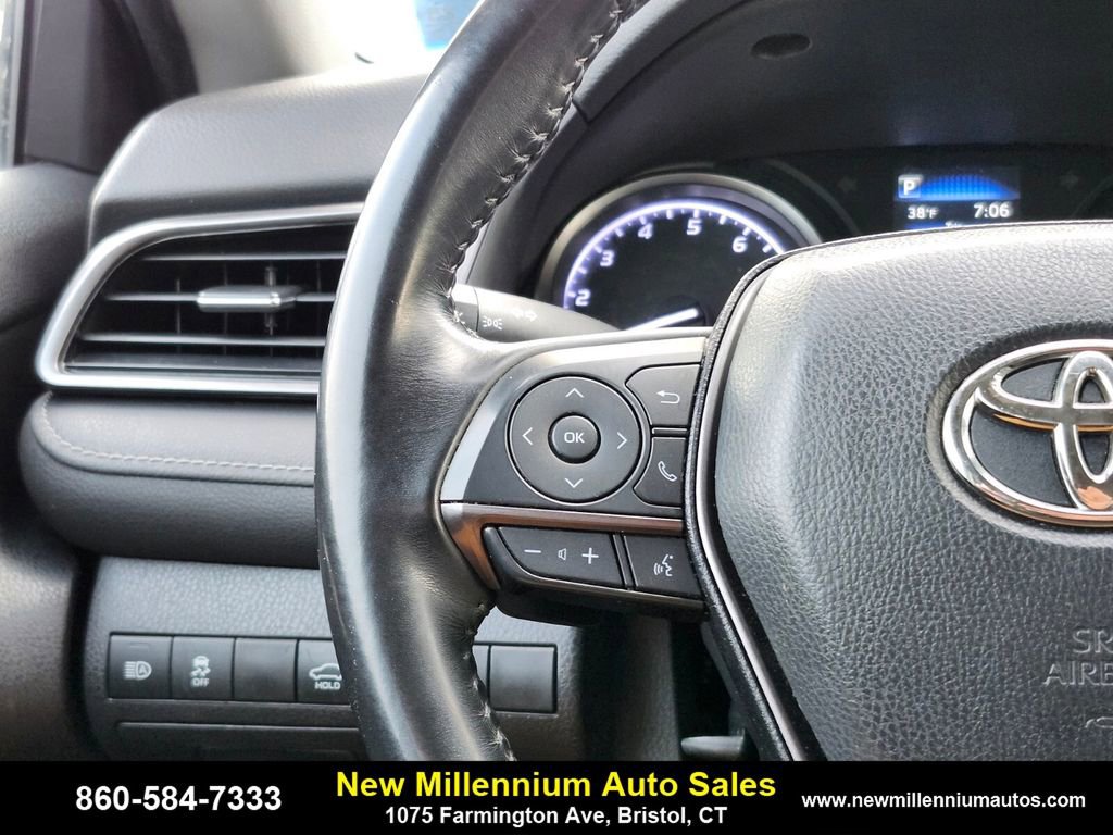 Used 2021 Toyota Camry SE image 25