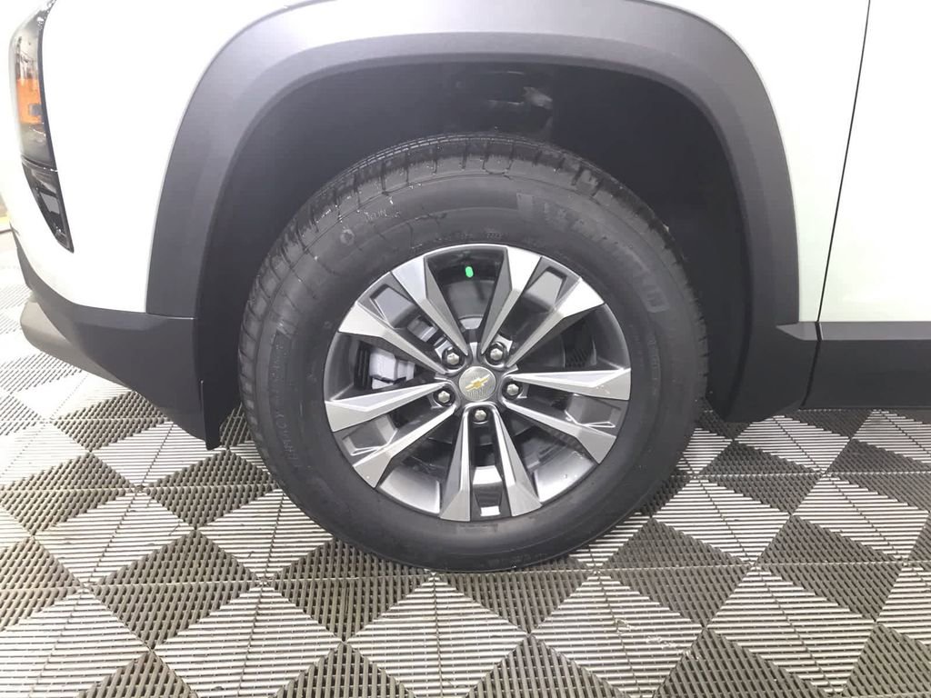 New 2026 Chevrolet Equinox LT w/ Convenience Package II image 5