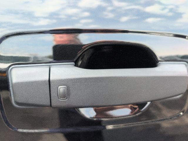 Used 2017 Nissan Titan PRO-4X image 17