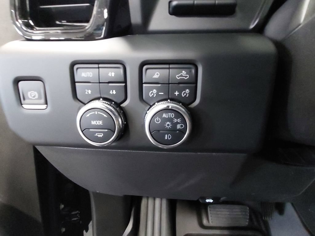 Used 2022 GMC Sierra 1500 AT4 w/ AT4 Premium Package AWD/4WD image 26
