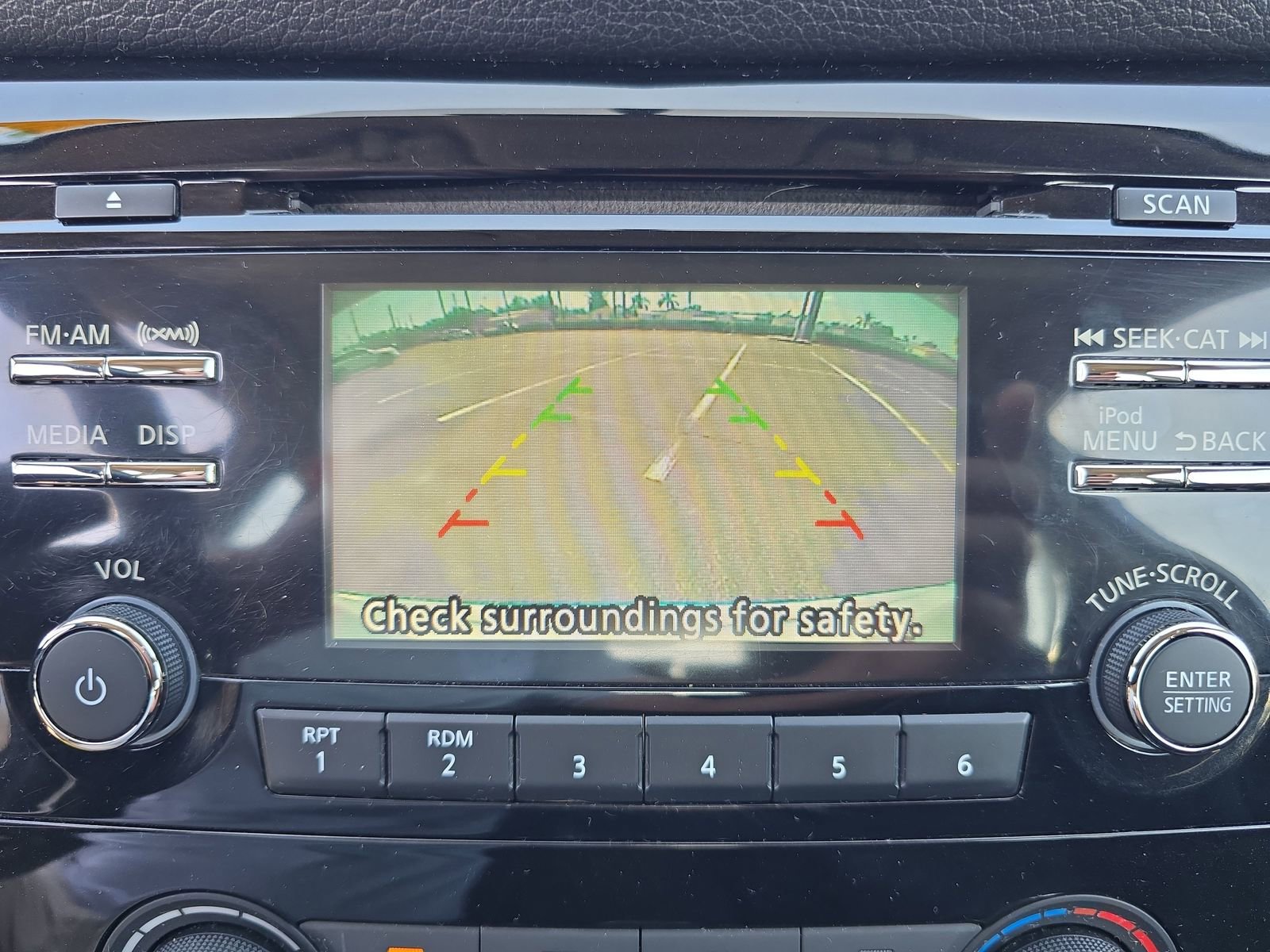 Used 2017 Nissan Rogue S image 18