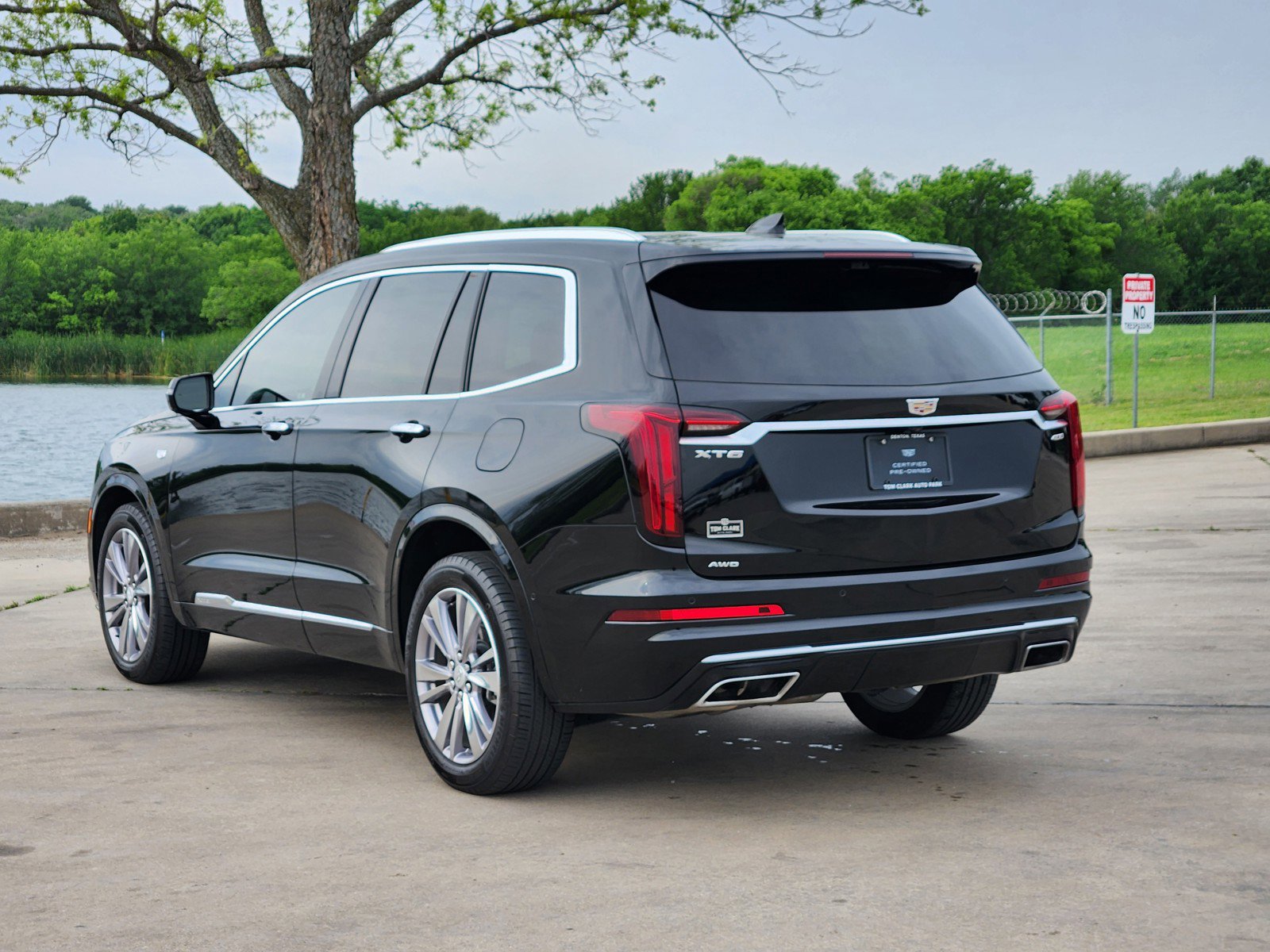 Certified 2023 Cadillac XT6 Premium Luxury w/ Technology Package AWD/4WD image 4