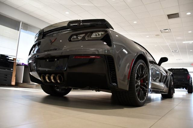 Used 2015 Chevrolet Corvette Z06 w/ Z07 Performance Package image 5