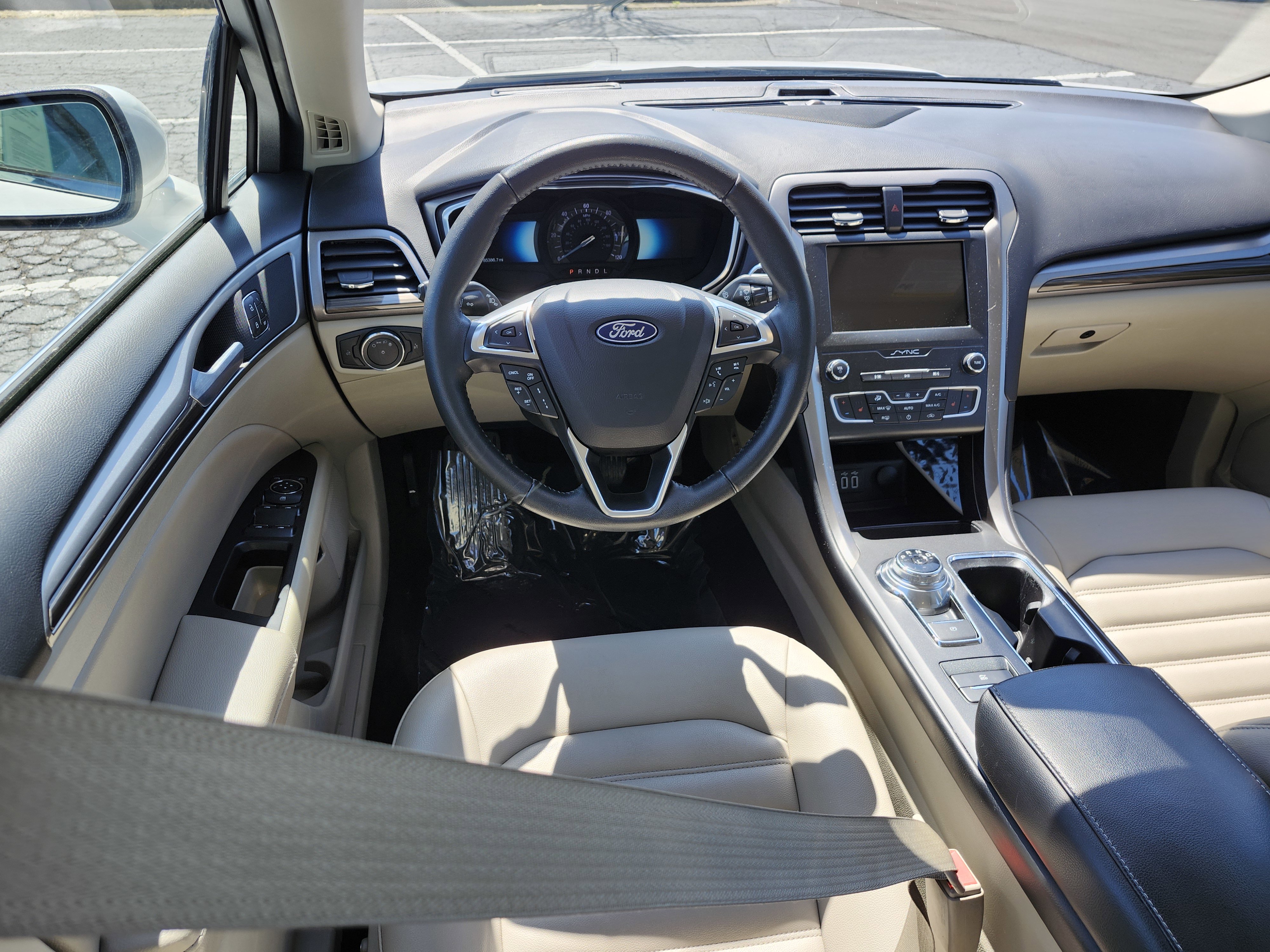 Used 2020 Ford Fusion SEL image 27