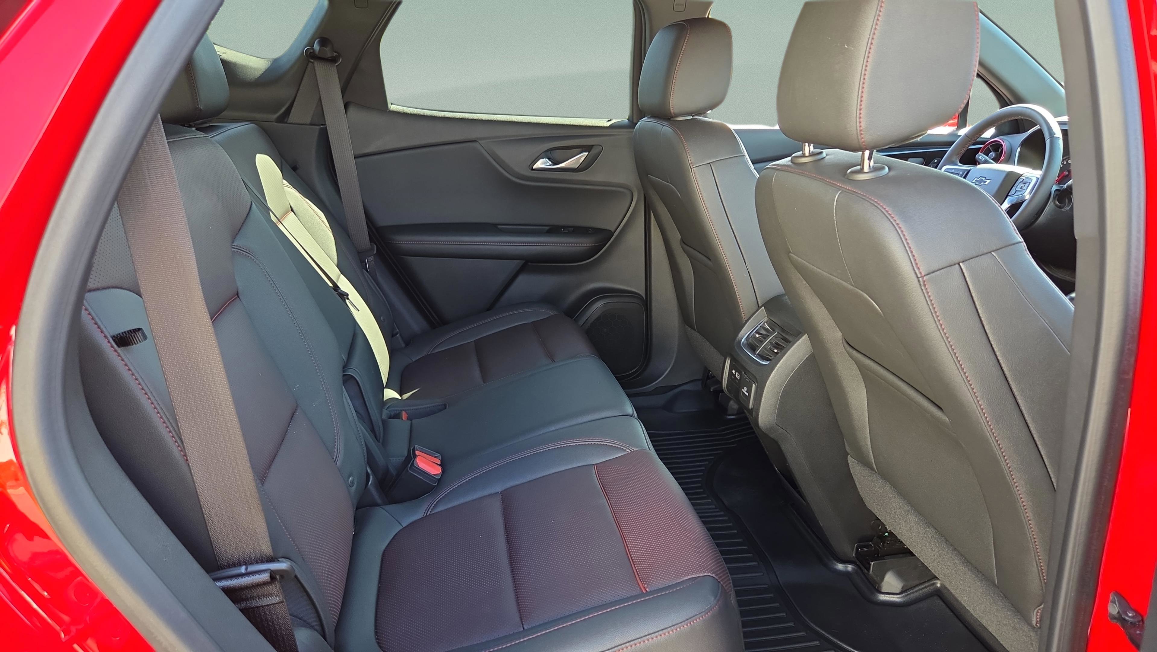Used 2022 Chevrolet Blazer RS w/ Enhanced Convenience Package FWD image 18