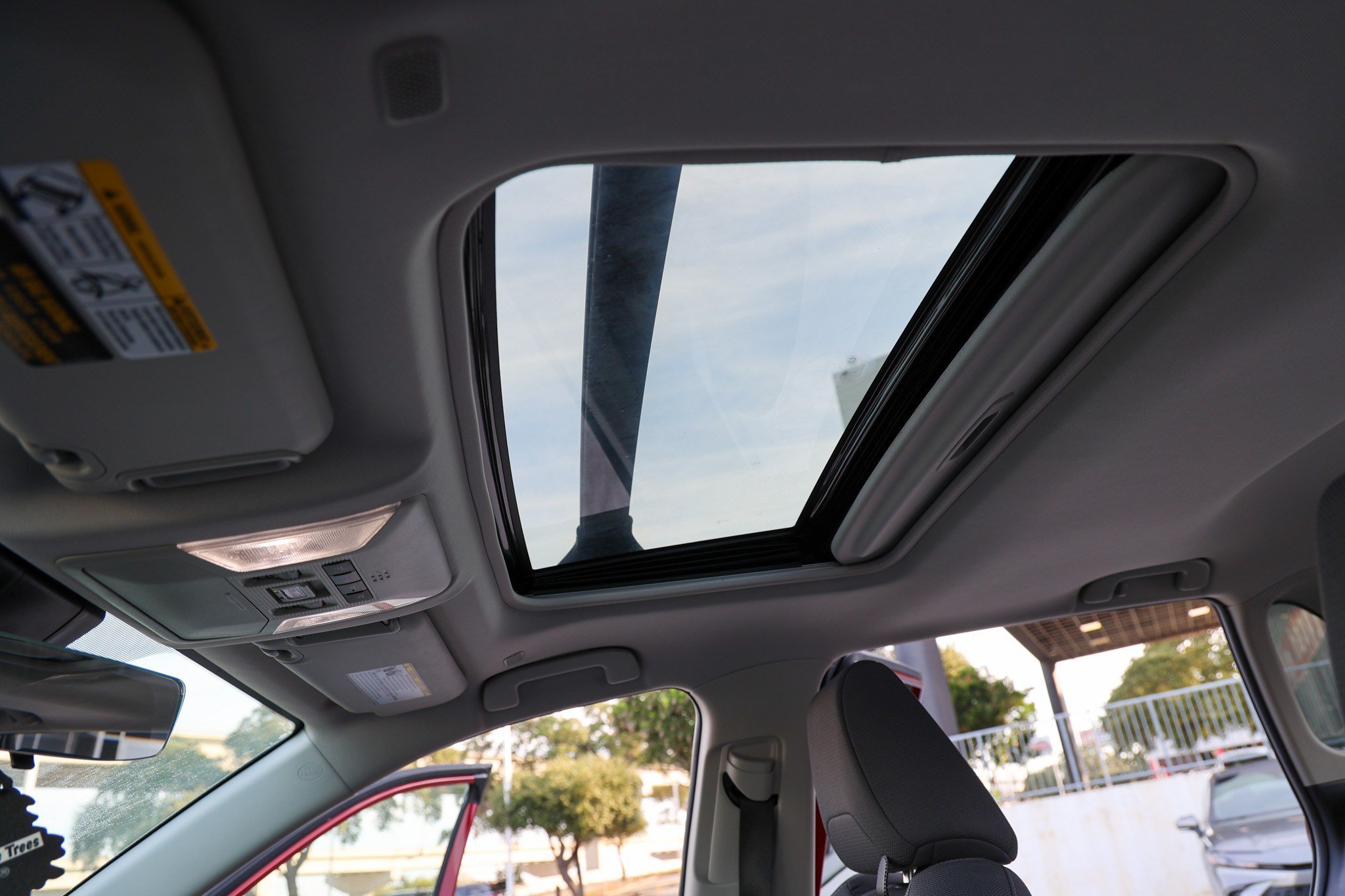 Certified 2025 Toyota RAV4 XLE w/ Convenience Package FWD image 28