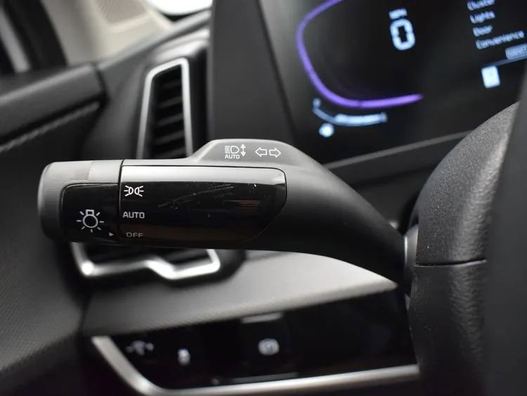 Used 2025 Kia Sportage LX image 25