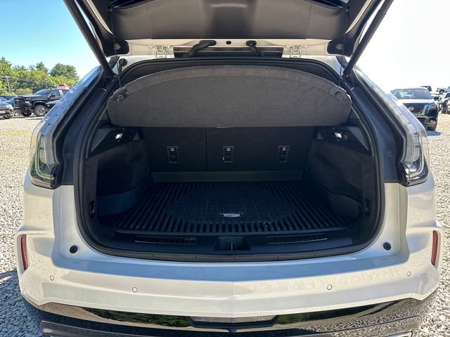 Used 2024 Cadillac XT4 Sport AWD/4WD image 17