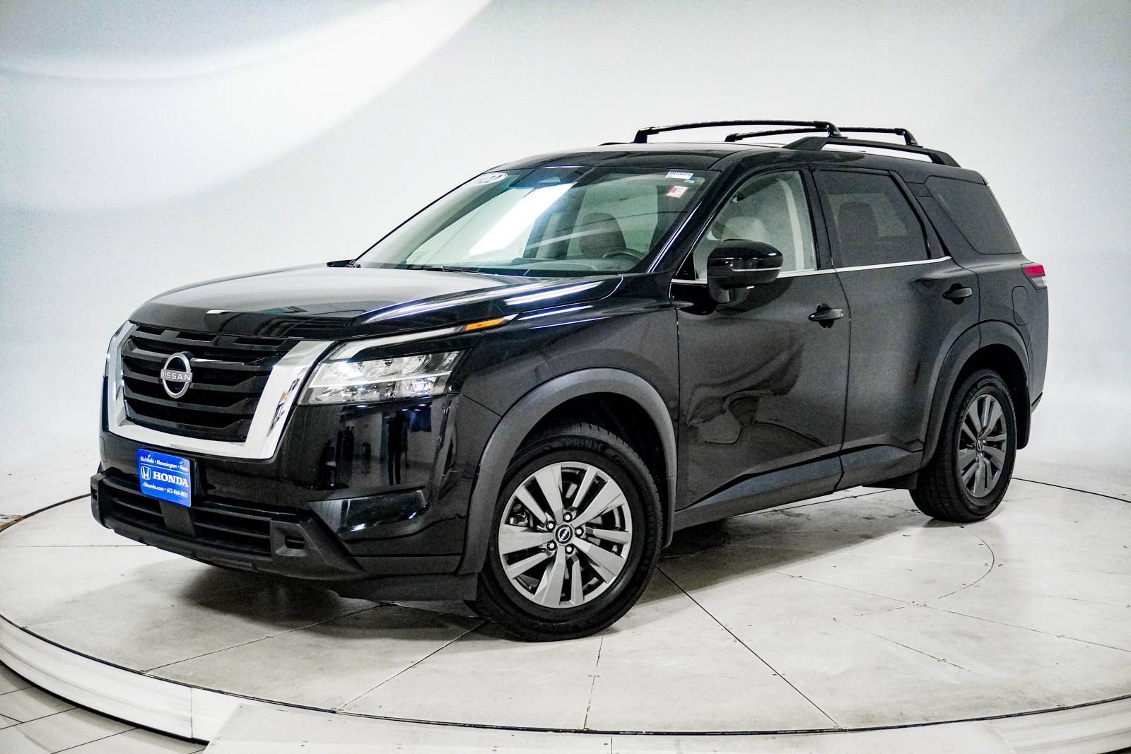 Used 2022 Nissan Pathfinder SV AWD/4WD image 1