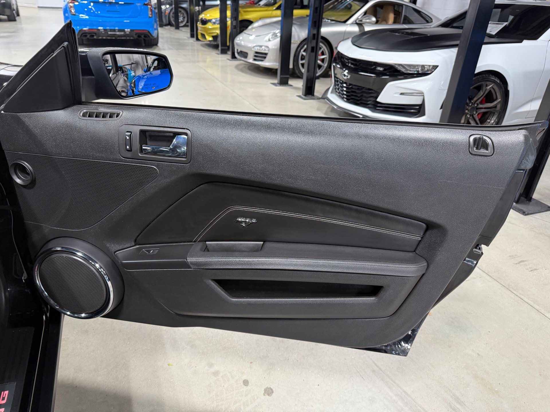 Used 2010 Ford Mustang GT image 32