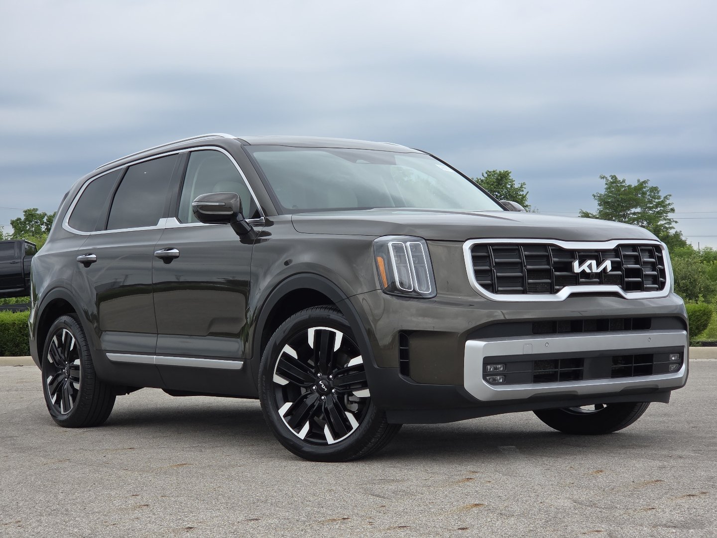 Used 2023 Kia Telluride SX FWD image 2
