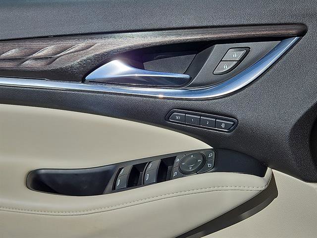 Used 2024 Buick Enclave Avenir w/ Avenir Technology Package image 15