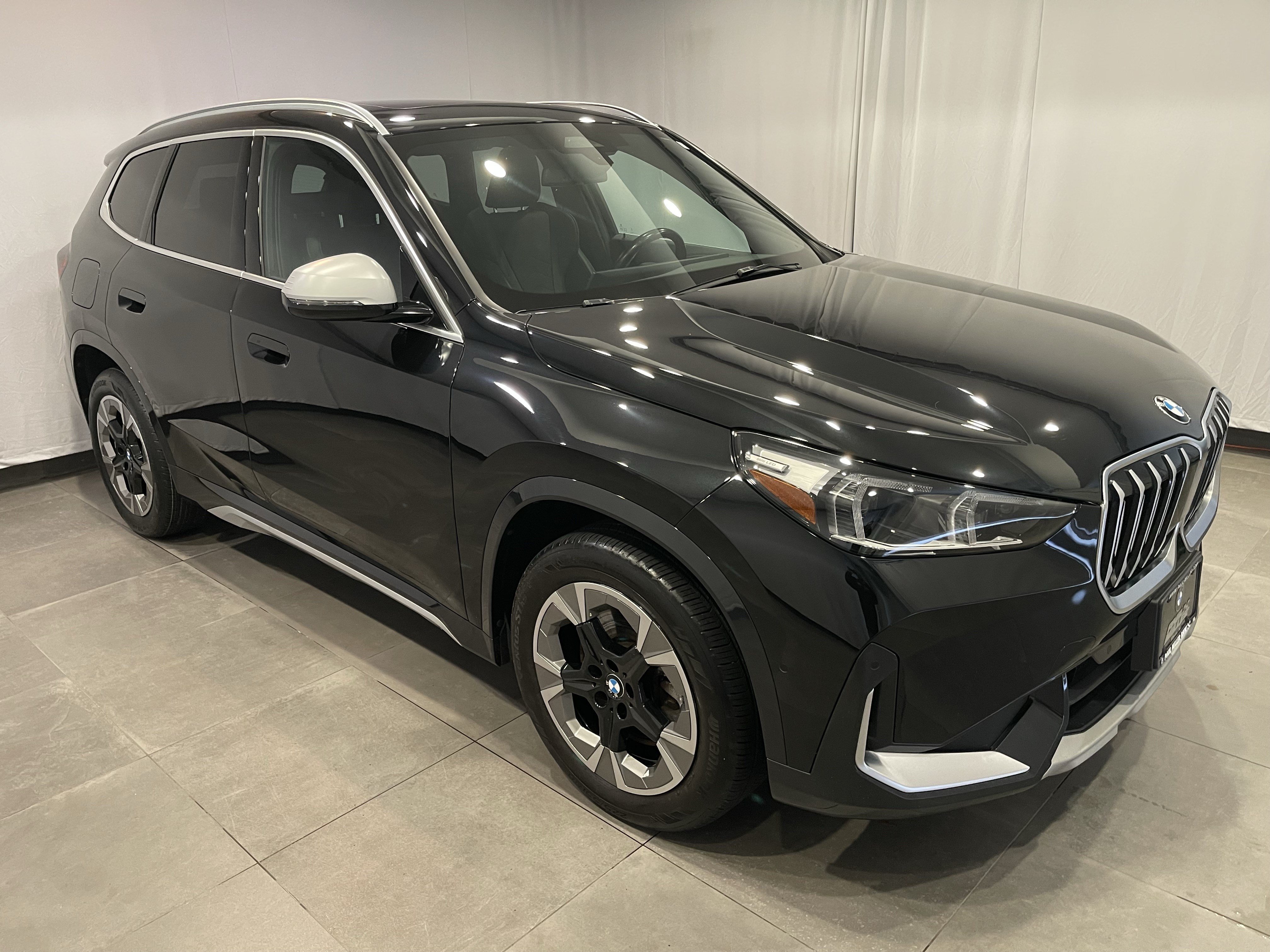 Certified 2023 BMW X1 xDrive28i w/ Convenience Package AWD/4WD image 3