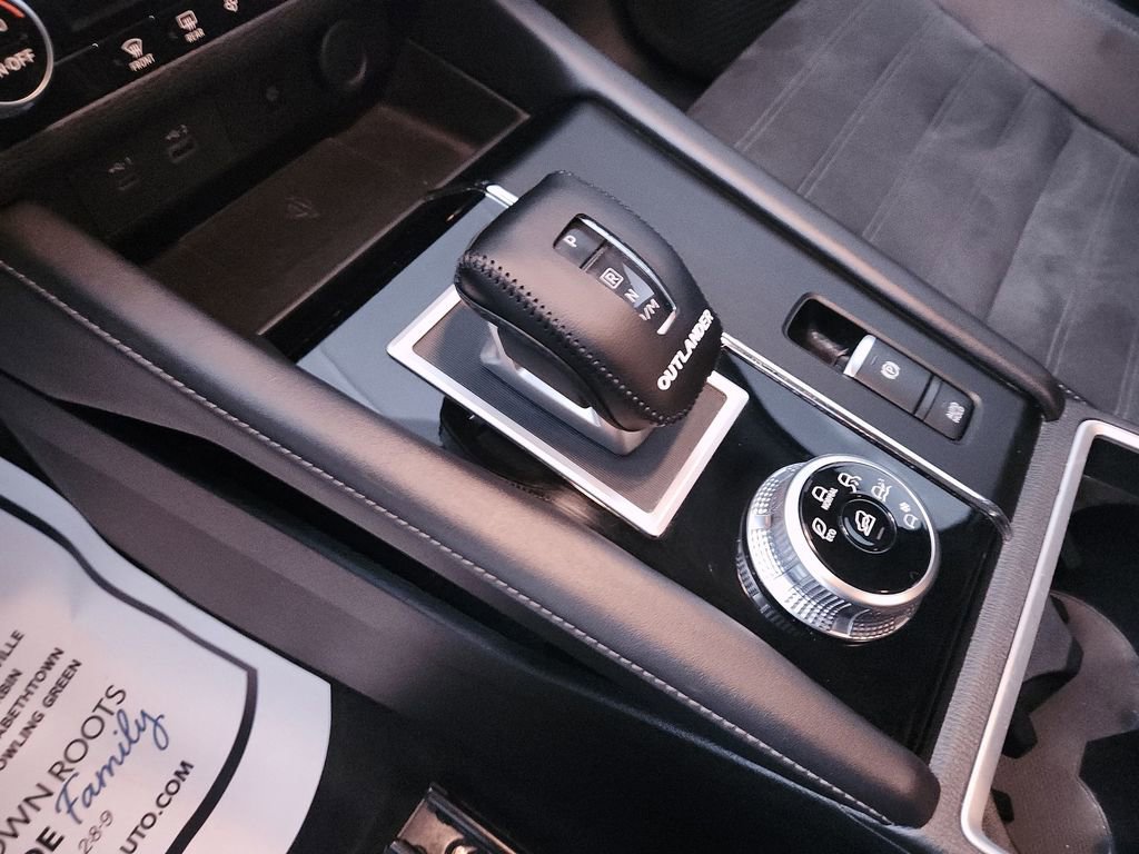 Used 2024 Mitsubishi Outlander SE FWD image 20