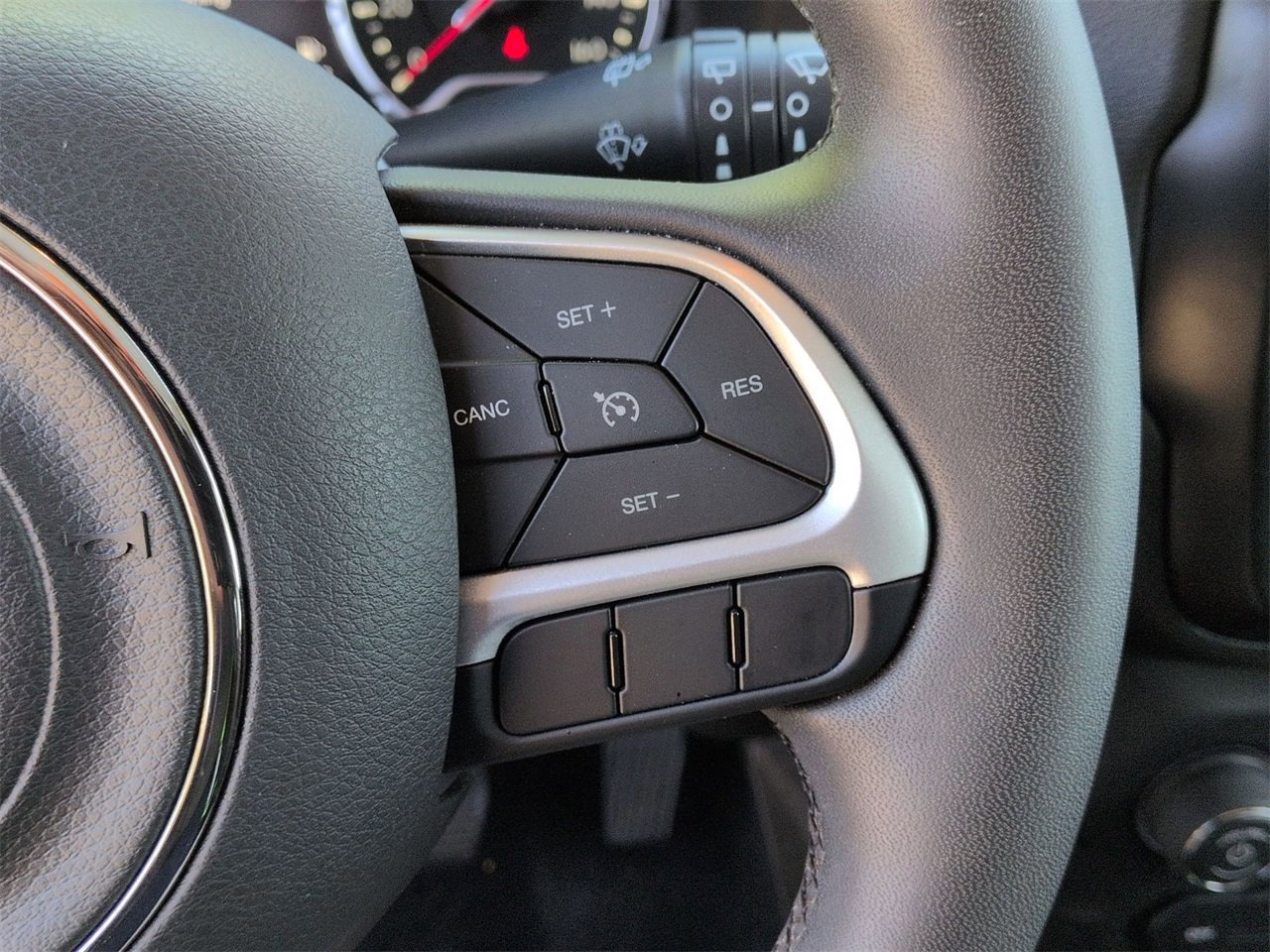 Used 2021 Jeep Renegade Latitude image 12