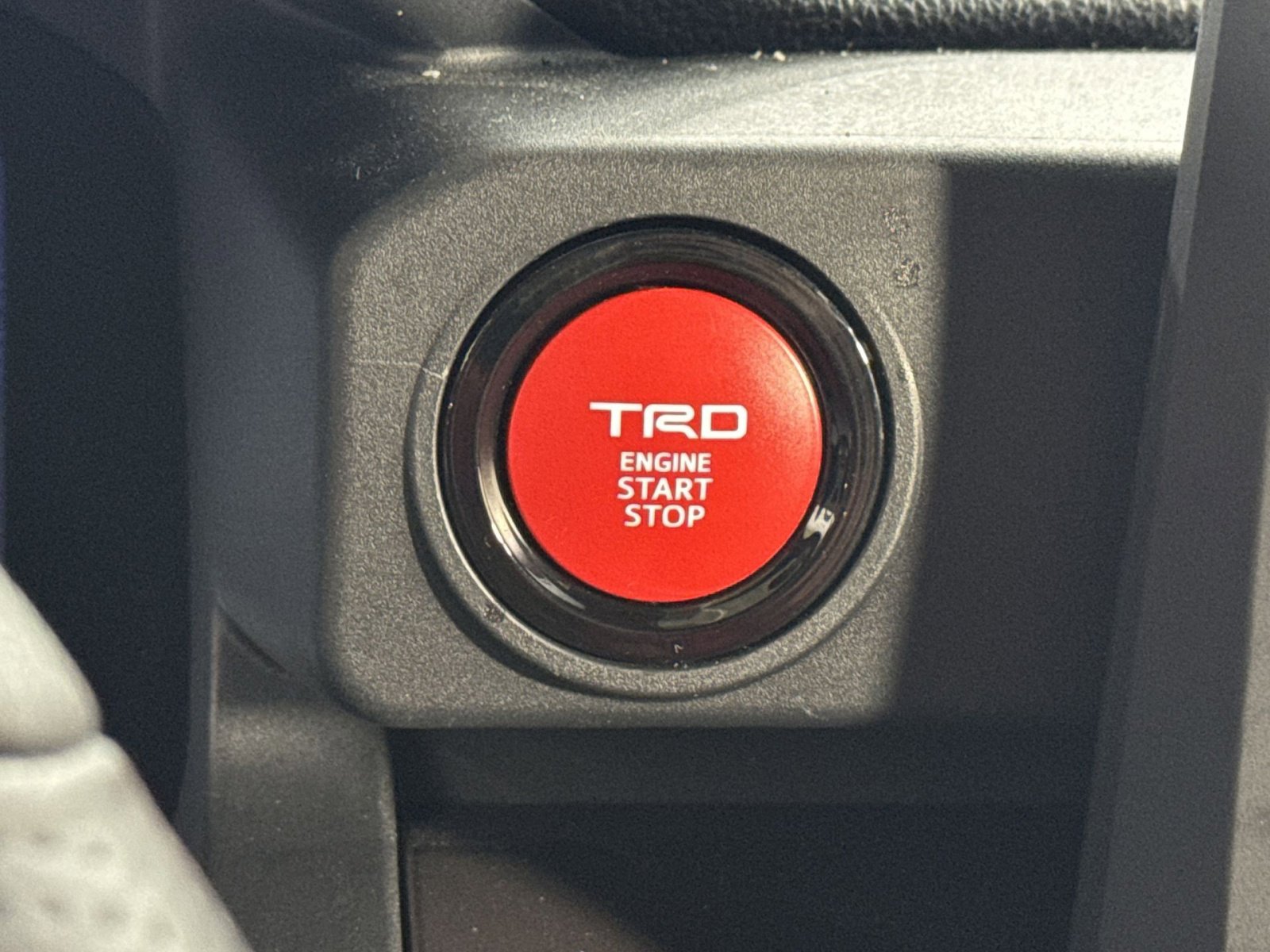 Used 2025 Toyota Tacoma TRD Sport w/ TRD Sport Upgrade Package image 34