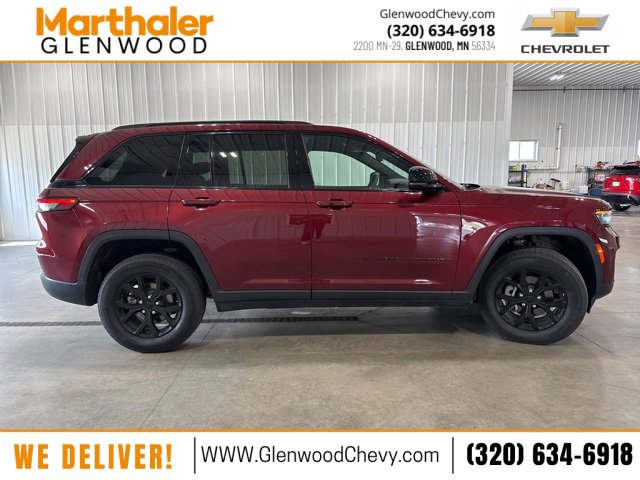Used 2024 Jeep Grand Cherokee Altitude video 1