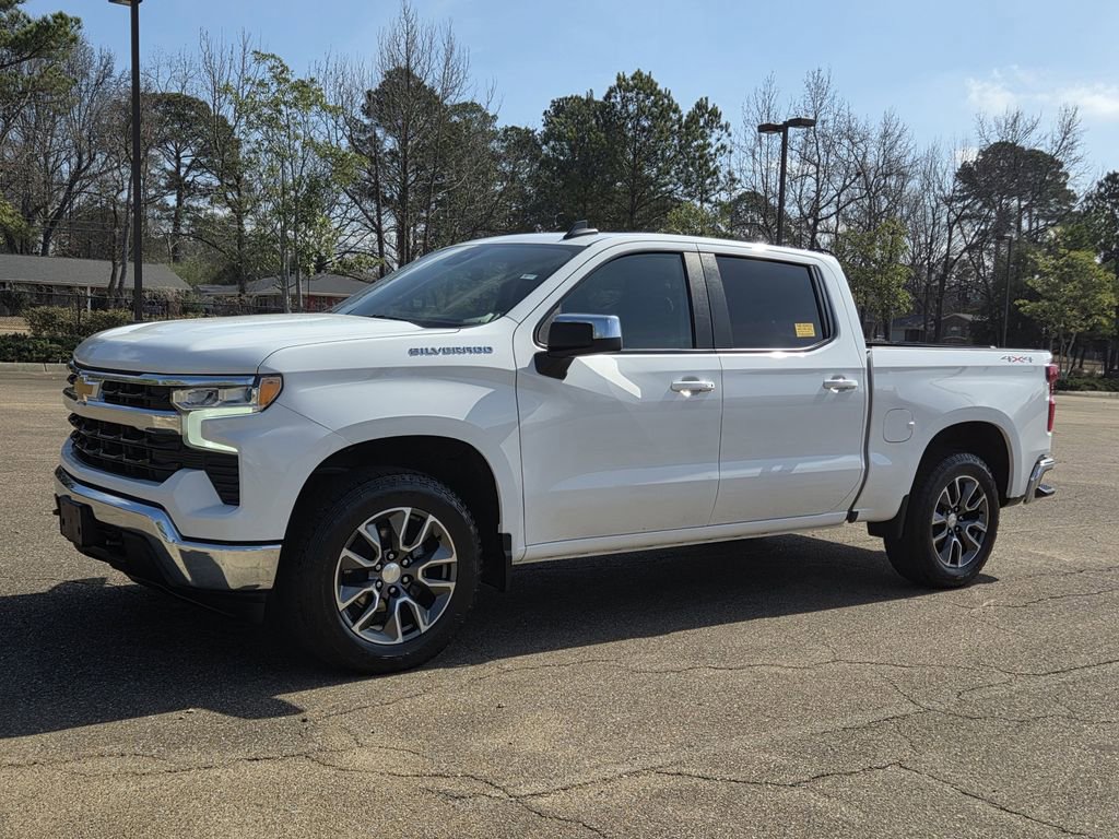 Used 2022 Chevrolet Silverado 1500 LT w/ Protection Package image 4