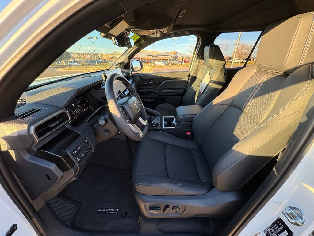 Used 2025 Toyota 4Runner 4WD image 11