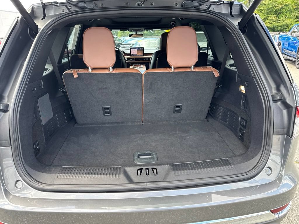 Used 2023 Lincoln Aviator Reserve AWD/4WD image 11
