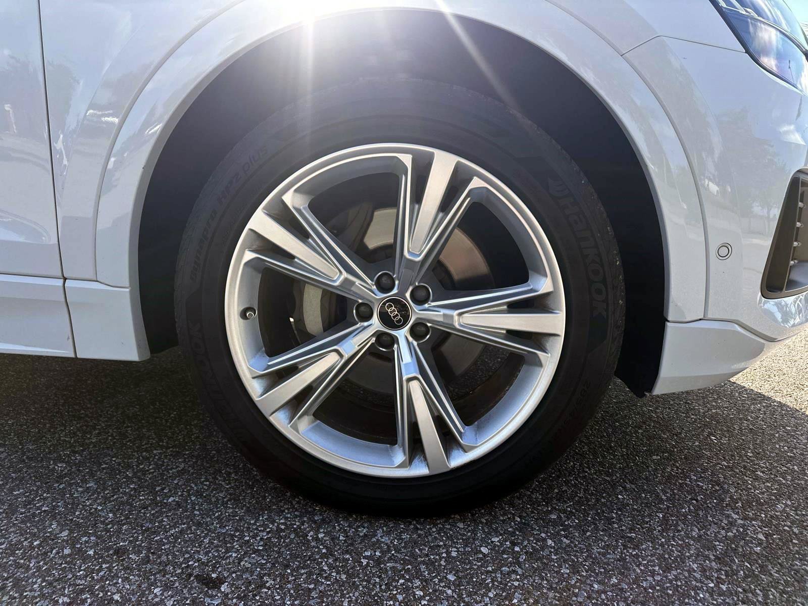 Used 2023 Audi Q8 Premium w/ Convenience Package AWD/4WD image 6