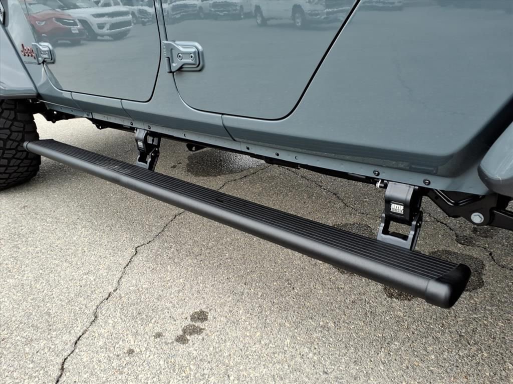 New 2025 Jeep Gladiator Rubicon w/ Convenience Group image 13