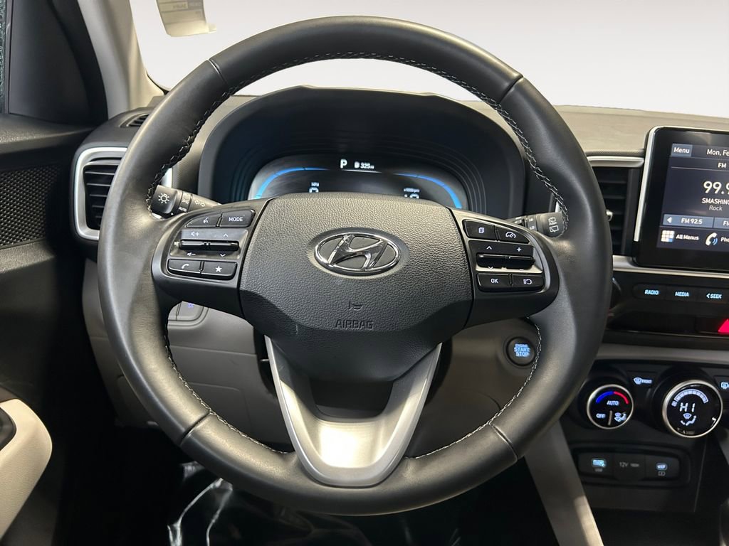 Certified 2025 Hyundai Venue SEL image 14