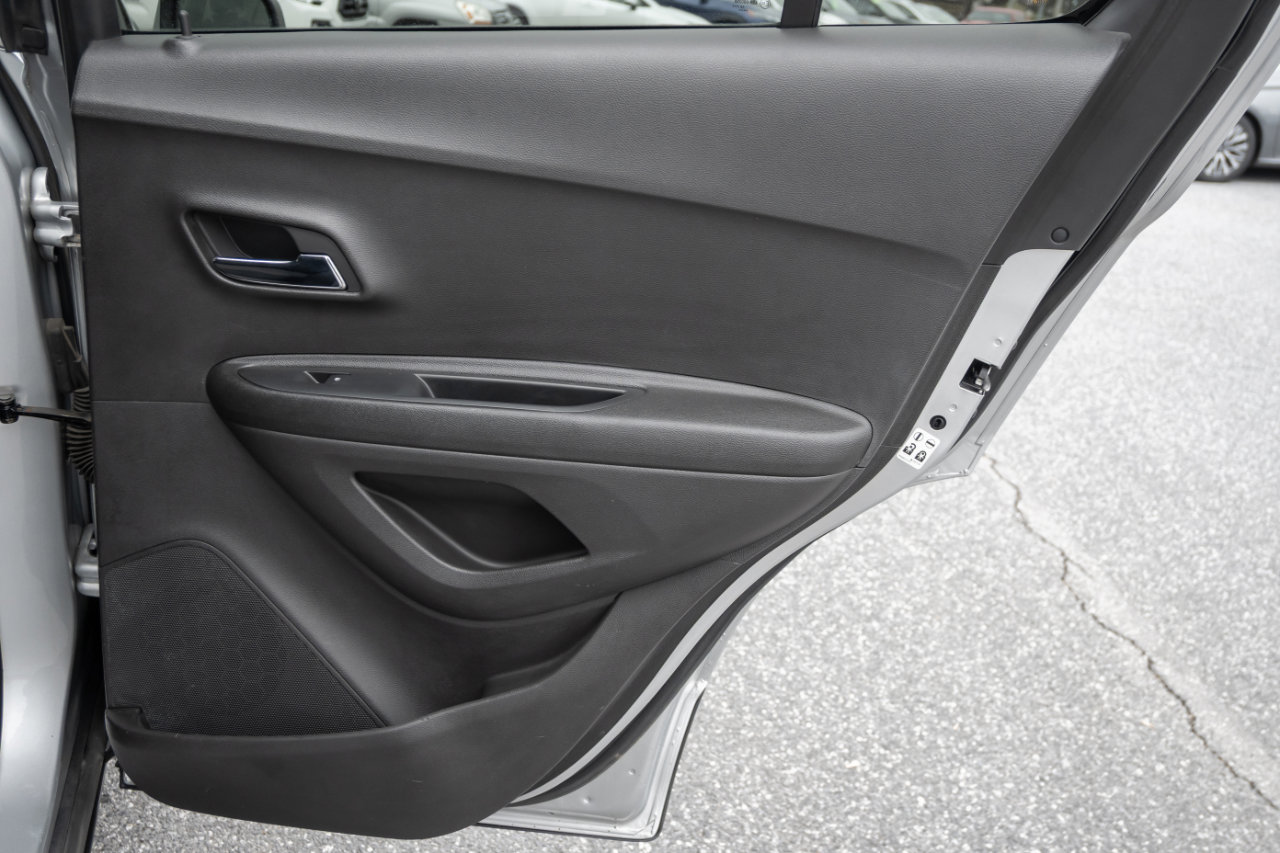 Used 2017 Chevrolet Trax LT image 31