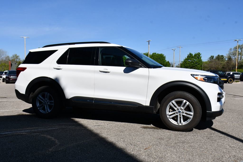 Used 2023 Ford Explorer XLT w/ Equipment Group 202A AWD/4WD image 8