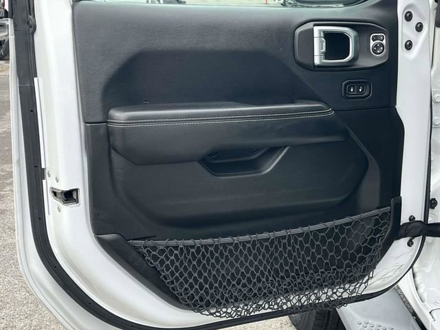 Used 2018 Jeep Wrangler Unlimited Sahara image 14