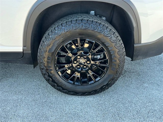 Used 2025 Chevrolet Traverse Z71 w/ Driver Confidence Package image 44