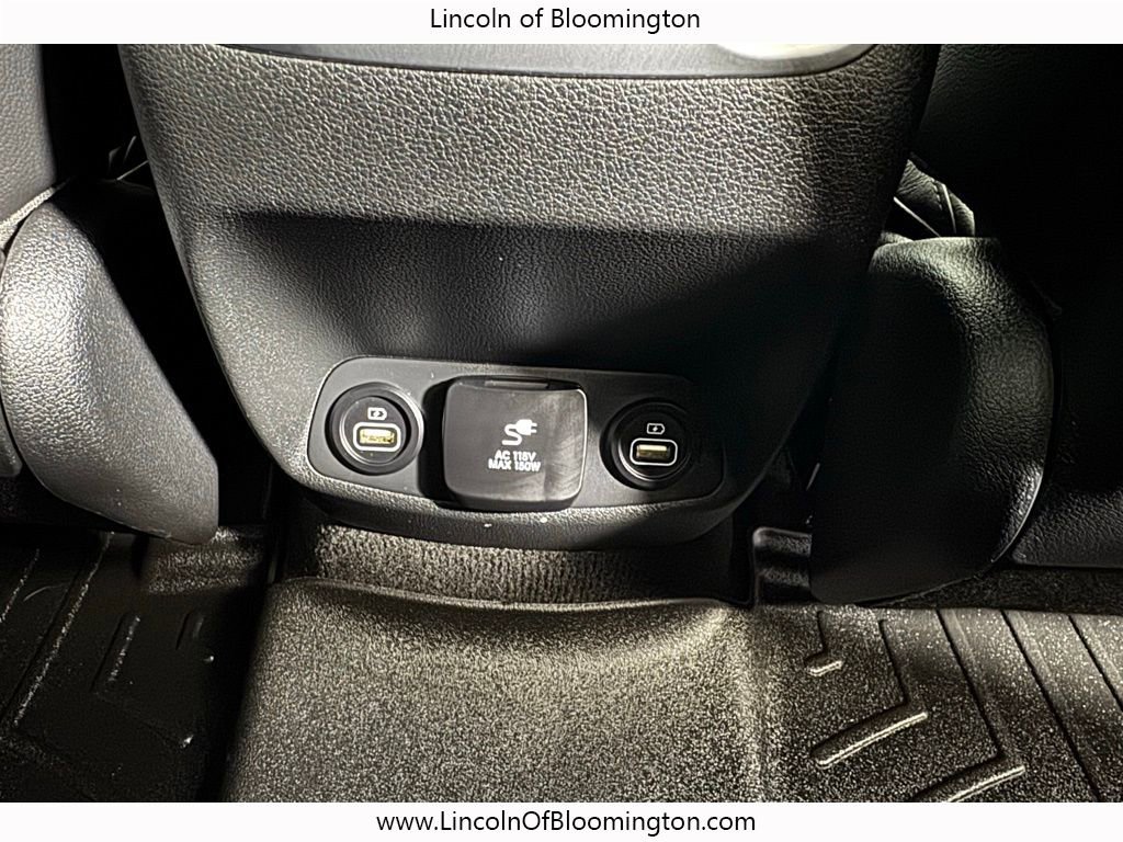 Used 2021 Hyundai Santa Fe Limited w/ Cargo Package image 18