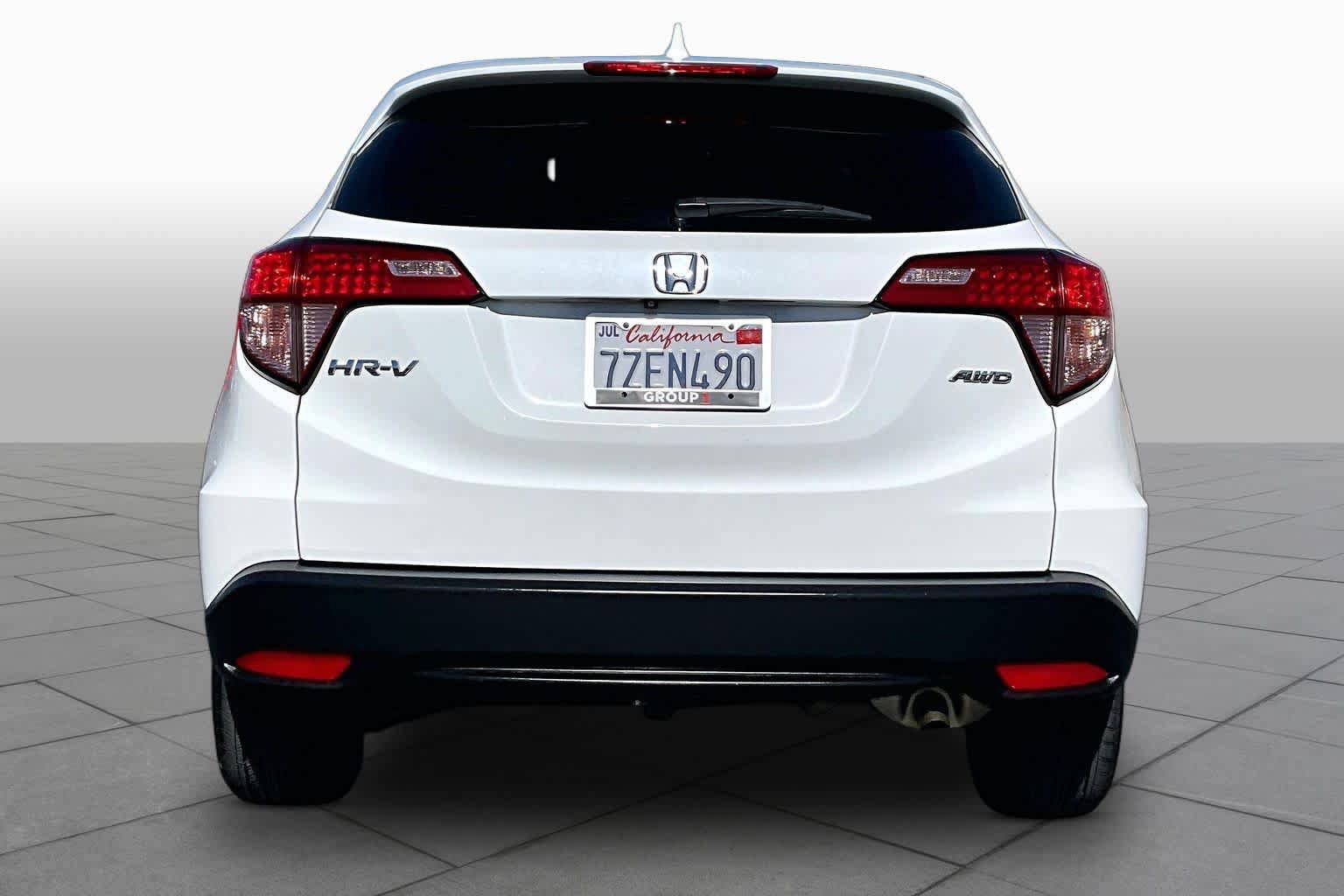 Used 2017 Honda HR-V LX image 4