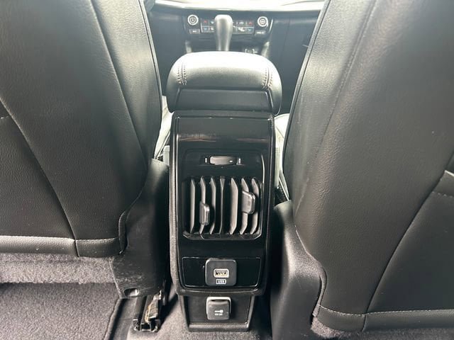 Used 2022 Jeep Compass Limited AWD/4WD image 16
