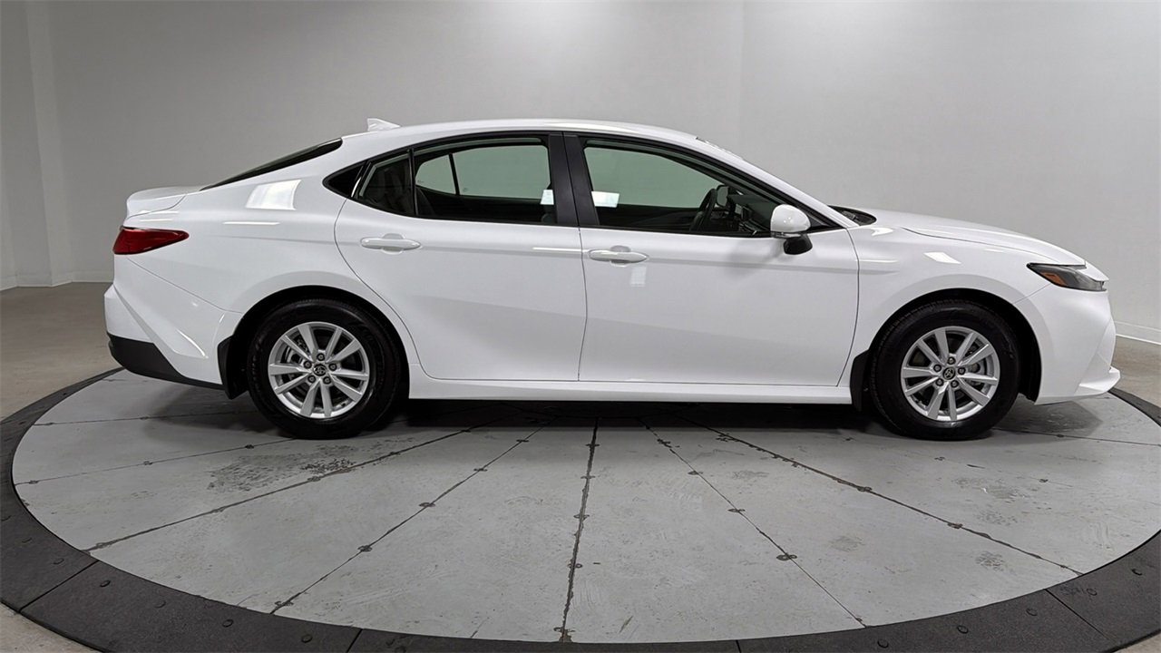 Used 2026 Toyota Camry LE w/ Convenience Package image 6