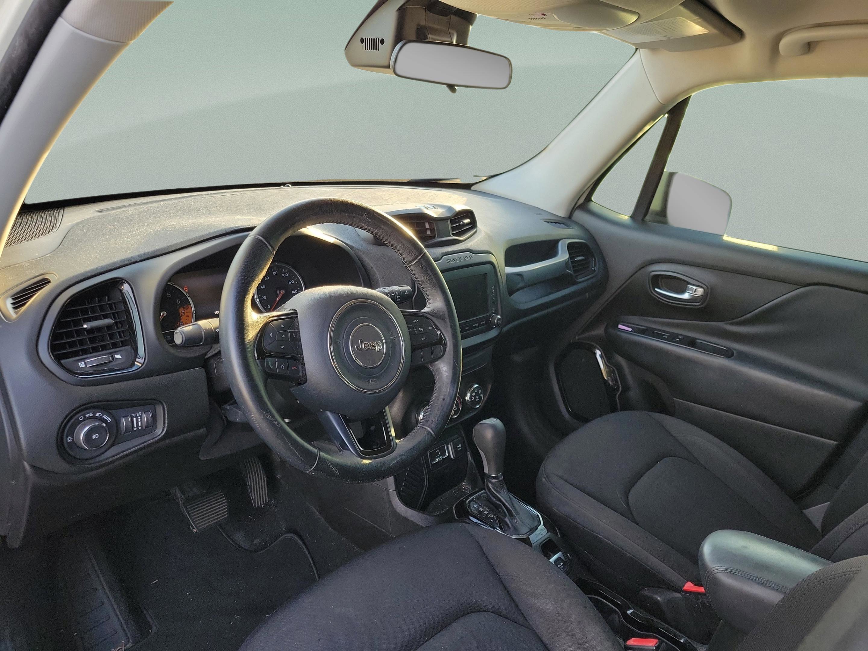 Used 2017 Jeep Renegade Altitude image 11