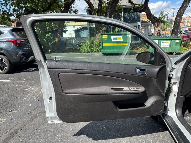 Used 2006 Chevrolet Cobalt LT w/ Preferred Equipment Group FWD image 9