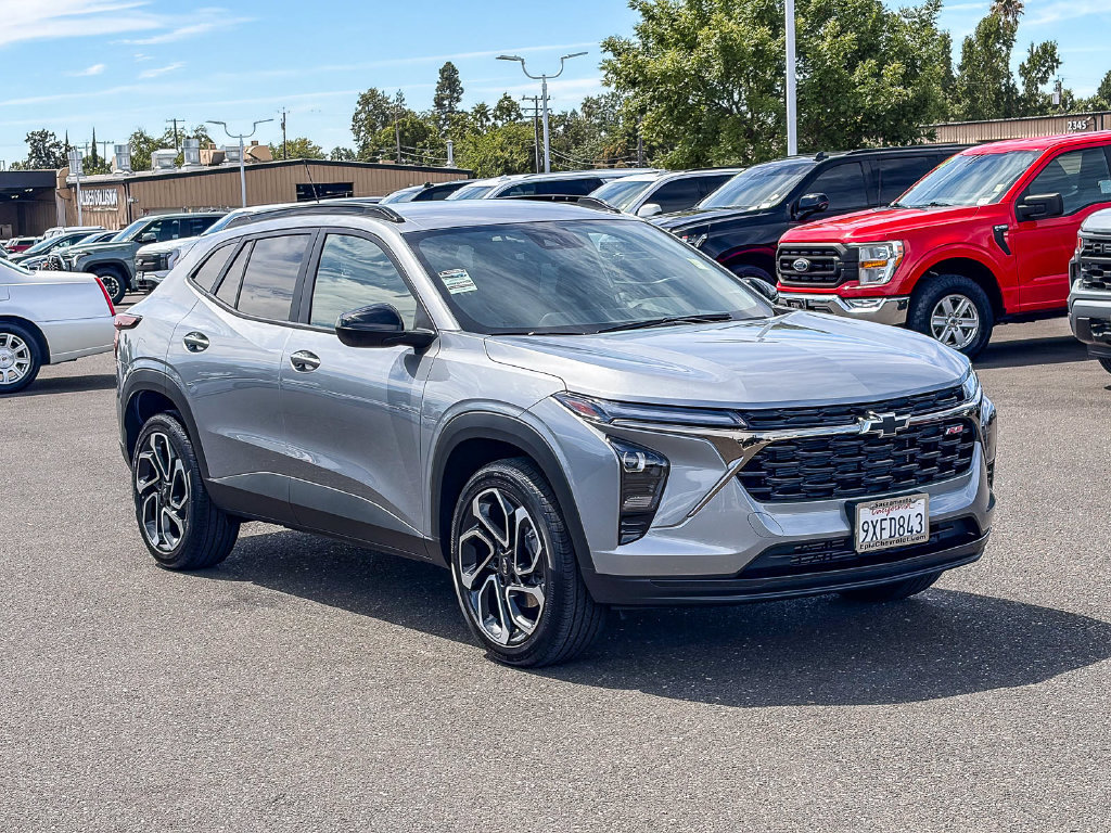 Used 2026 Chevrolet Trax RS FWD image 5