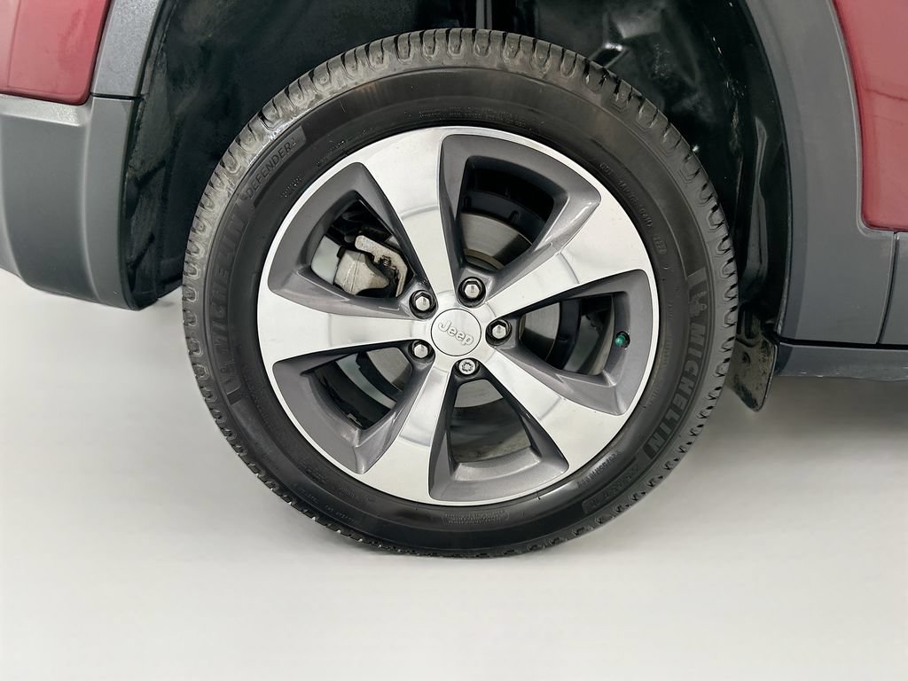 Used 2020 Jeep Cherokee Limited FWD image 31