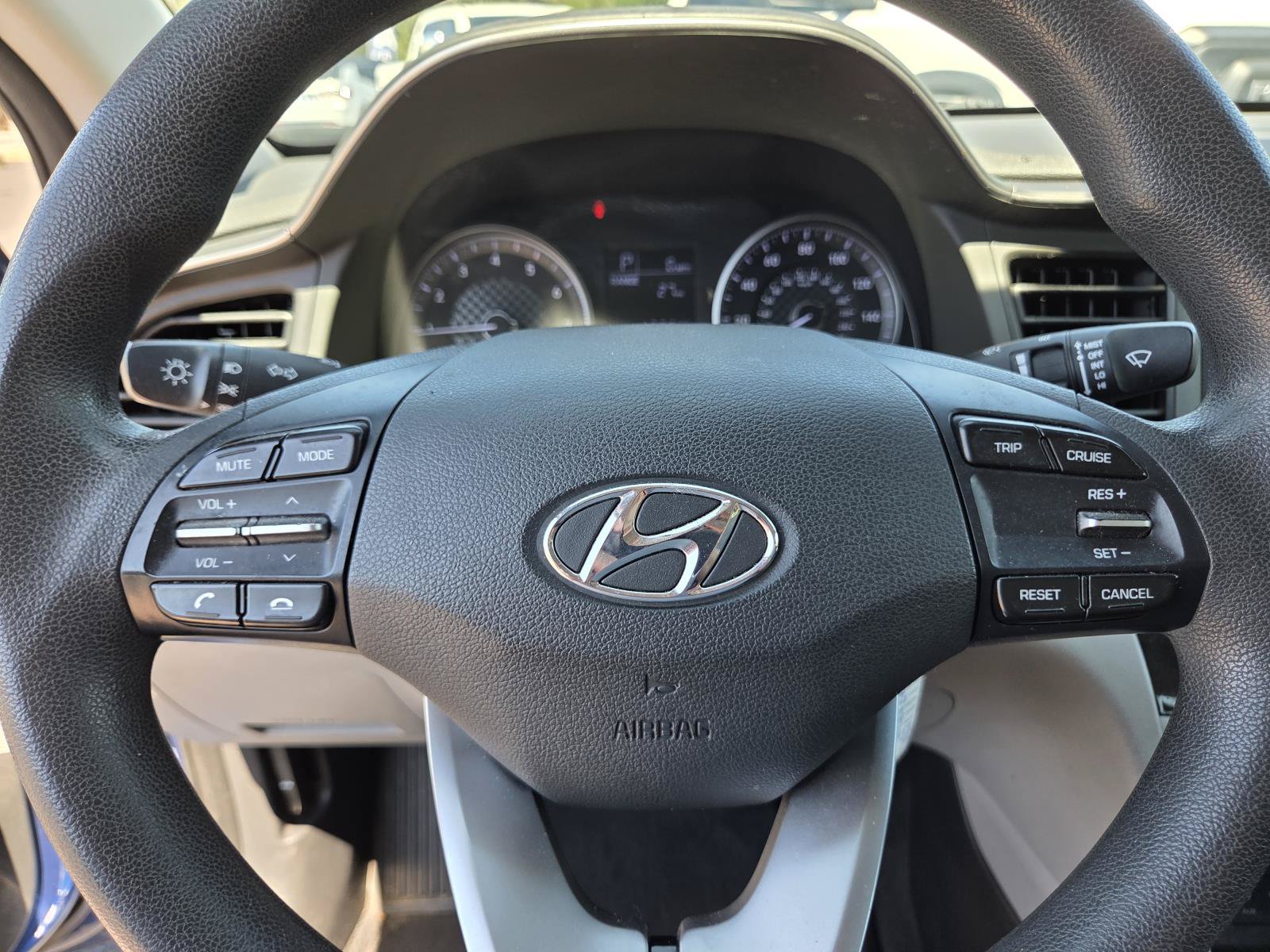 Used 2019 Hyundai Elantra SE FWD image 24
