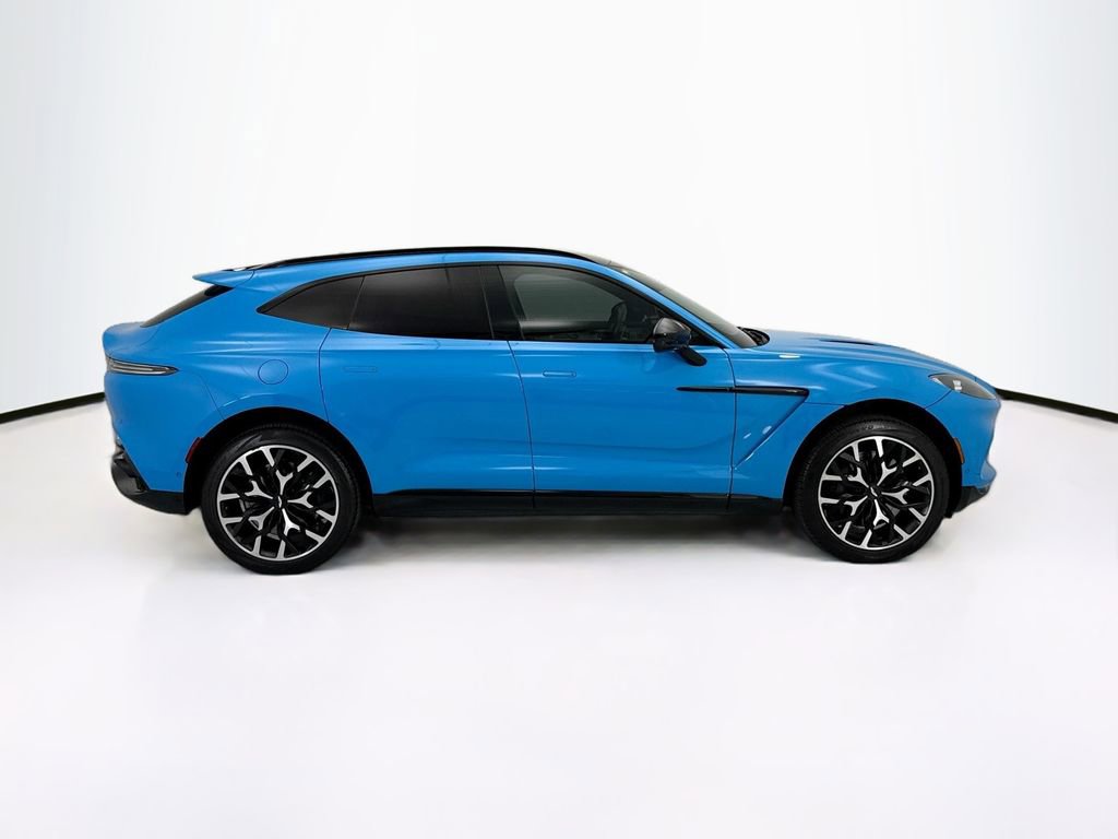 Used 2022 Aston Martin DBX image 4