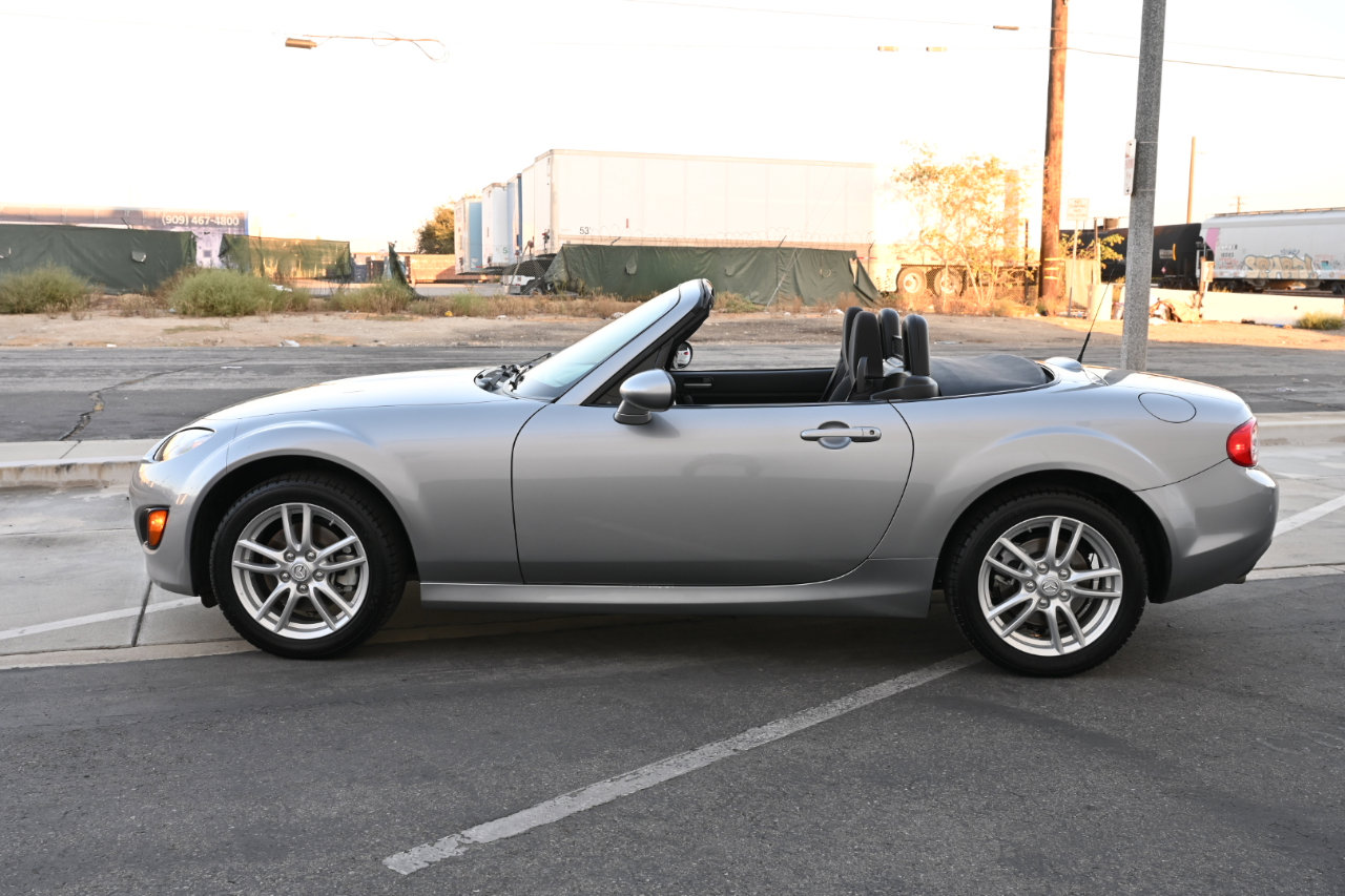 Used 2009 MAZDA MX-5 Miata Sport image 4