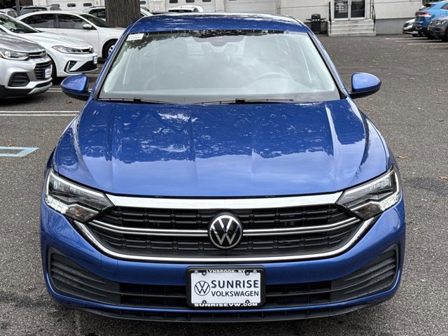 Used 2022 Volkswagen Jetta SE image 4